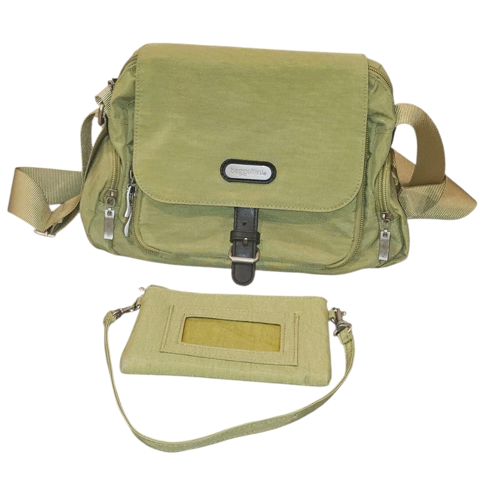 Baggallini Green and Black Messenger Bag